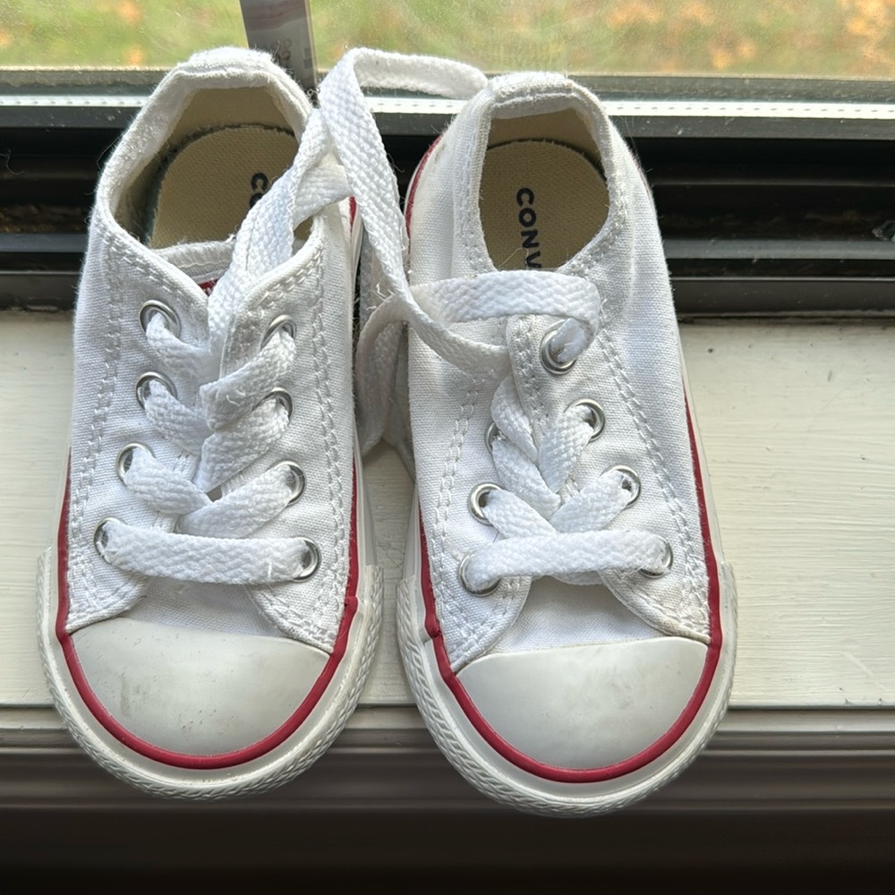Kids converse, size 5